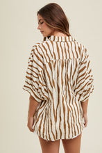 Load image into Gallery viewer, Striped Oversized Blouse
