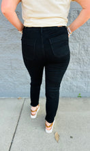 Load image into Gallery viewer, Judy Blue High Waisted Black Jogger
